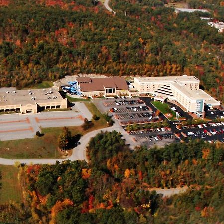 Holiday Inn Fitchburg-Waterpark Buitenkant foto